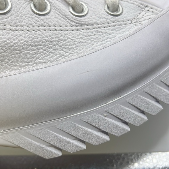 NWT Converse Lugged 2.0 Platform Shoe Sneakers High Top White Leather Womens 10 - Picture 8 of 13
